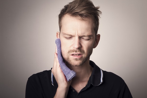 When A Damaged Tooth Is A Dental Emergency